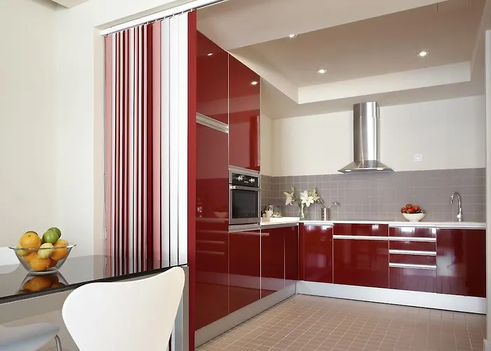 Limehome Rector Triado فندق 4*